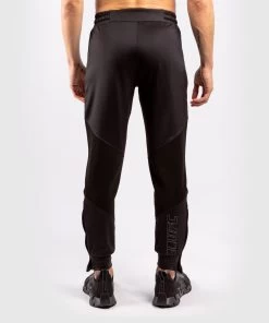 Venum UFC Fight Week Joggings Black -Kampfsportausrüstung V00045 001 Venum UFC Fight Week Joggings black 2 1280x1280