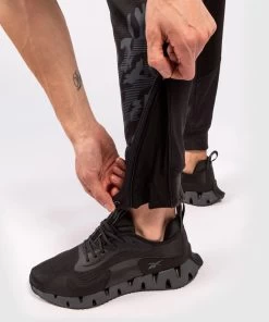 Venum UFC Fight Week Joggings Black -Kampfsportausrüstung V00045 001 Venum UFC Fight Week Joggings black 5 1280x1280