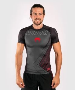 Venum Contender 5.0 Rashguard - Short Sleeves - Schwarz/rot 13 Venum Contender 5.0 Rashguard - Short Sleeves - Schwarz/rot -Kampfsportausrüstung V03568 100 Venum Contender 5 0 Rashguard Short Sleeves schwarzrot 2 1280x1280