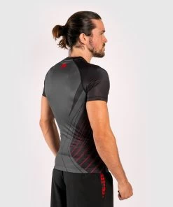 Venum Contender 5.0 Rashguard - Short Sleeves - Schwarz/rot 15 Venum Contender 5.0 Rashguard - Short Sleeves - Schwarz/rot -Kampfsportausrüstung V03568 100 Venum Contender 5 0 Rashguard Short Sleeves schwarzrot 4 1280x1280