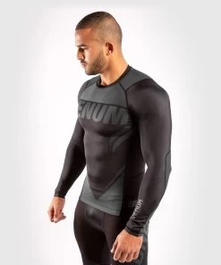 Venum ONE FC2 Rashguard Long Sleeves Black / Black -Kampfsportausrüstung V04112 114 Venum ONE FC2 Rashguard Long Sleeves Black Black 3 1280x1280
