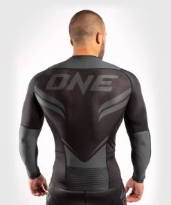 Venum ONE FC2 Rashguard Long Sleeves Black / Black -Kampfsportausrüstung V04112 114 Venum ONE FC2 Rashguard Long Sleeves Black Black 4 1280x1280