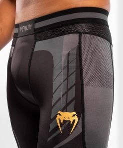 Venum Athletics Spats Black-gold 14 Venum Athletics Spats Black-gold -Kampfsportausrüstung V04291 126 Venum Athletics Spats black gold 3 1280x1280
