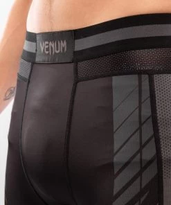 Venum Athletics Vale Tudo Shorts Black/gold -Kampfsportausrüstung V04292 126 L Venum Athletics Vale Tudo Shorts blackgold L 4 1280x1280