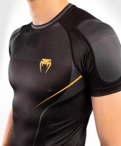 Venum Athletics Rashguard Short Sleeves Black/gold -Kampfsportausrüstung V04293 126 Venum Athletics Rashguard Short Sleeves blackgold 3 1280x1280