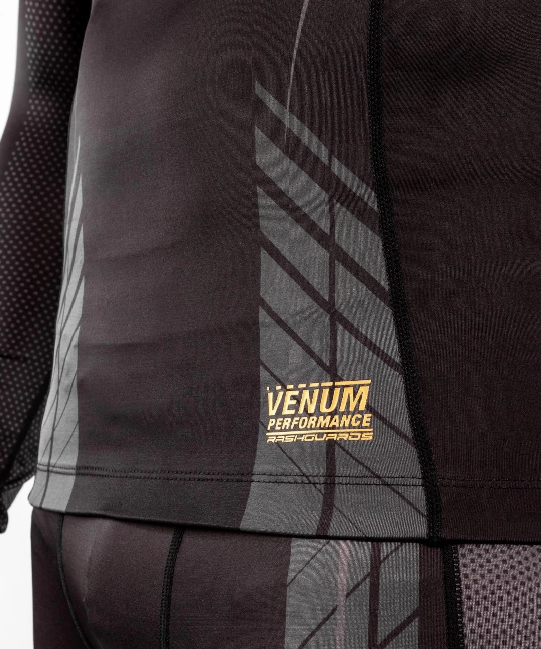 Venum Athletics Rashguard Long Sleeves Black/gold 5 Venum Athletics Rashguard Long Sleeves Black/gold - Image 5
