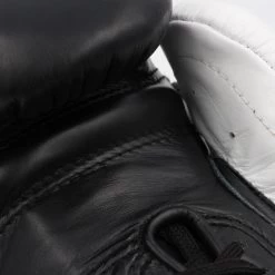 Adidas AdiPOWER Black/white -Kampfsportausrüstung adih500pro adipower black white close up 02 1280x1280