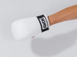 Kwon Handschützer Iadro In 4 Farben -Kampfsportausrüstung kwon handschuetzer iadro in 4 farben weiss 4017100 8 1280x1280