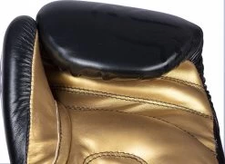 Top Ten Sparringhandschuhe „Ajarn“ -Kampfsportausrüstung top ten thaiboxing gloves ifma ajarn pu black gold 22193 e detail2 1 1280x1280