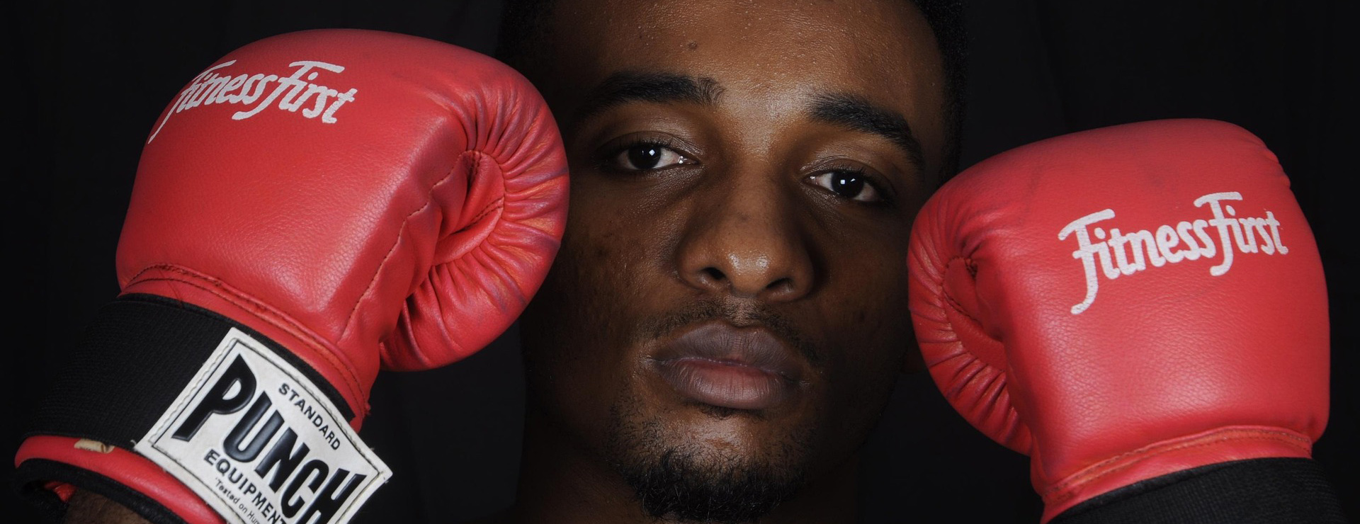 Kampfsportausrüstung -Kampfsportausrüstung boxing gloves 3659609 1920